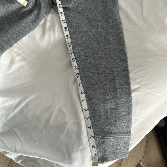 Old navy tunic sweatshirt for women, gray, XL. Roll neck with string. - Picture 6 of 7